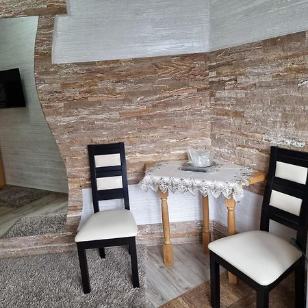 Hotel Casa Lipianu Târgu Jiu Zimmer foto