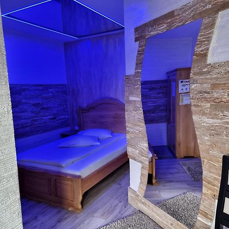 Hotel Casa Lipianu Târgu Jiu Zimmer foto