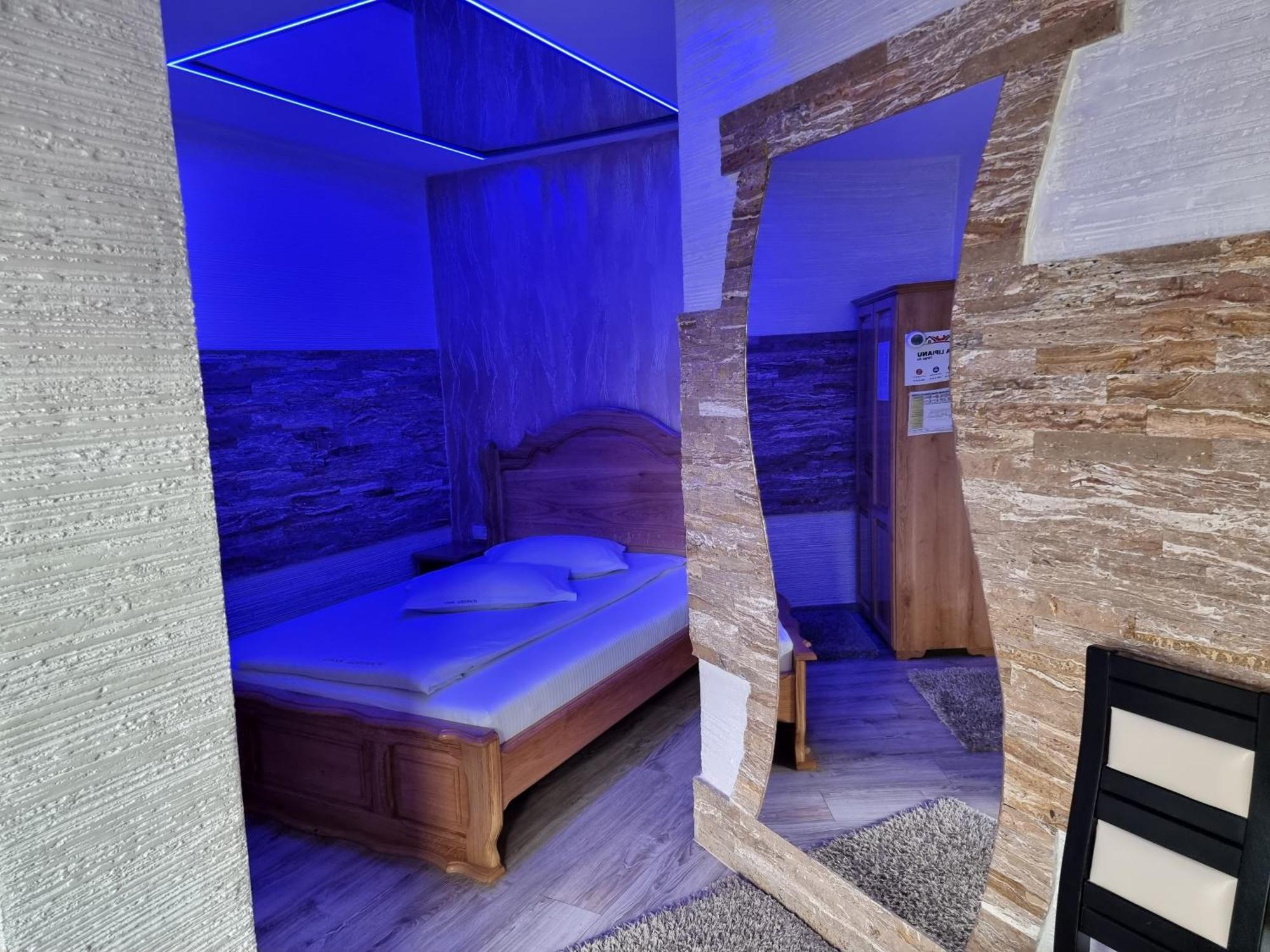 Hotel Casa Lipianu Târgu Jiu Zimmer foto