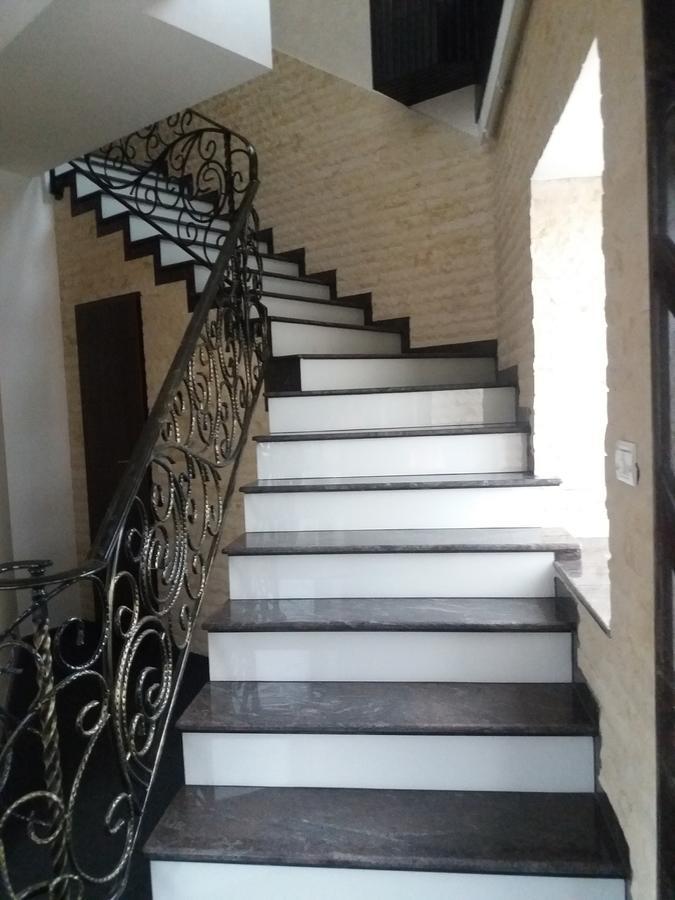 Hotel Casa Lipianu Târgu Jiu Exterior foto
